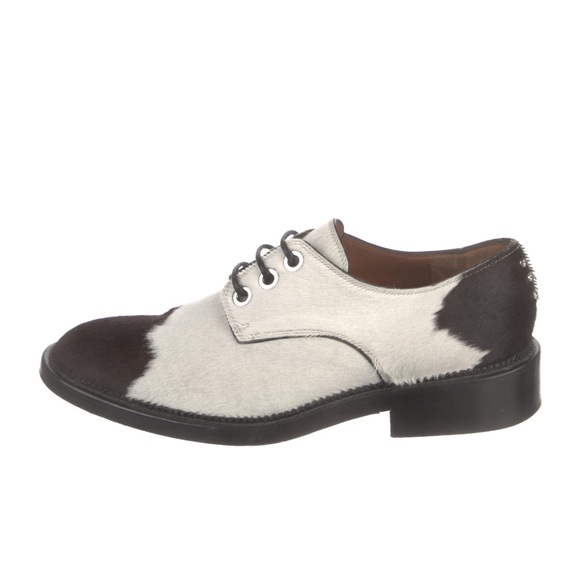 Givenchy cowhide Oxford. Size 6 fits 7 - Picture 3 of 5